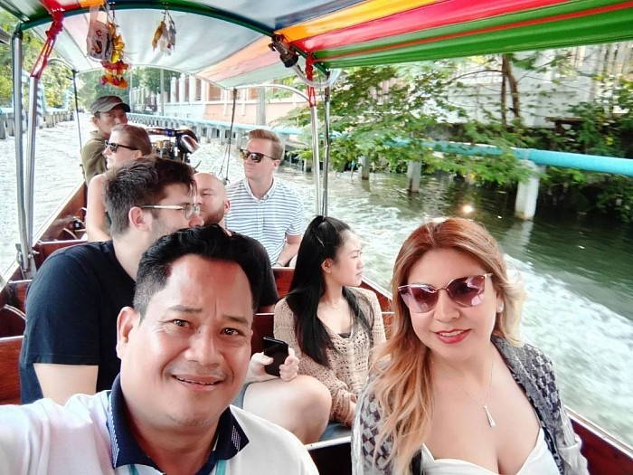 Floating market